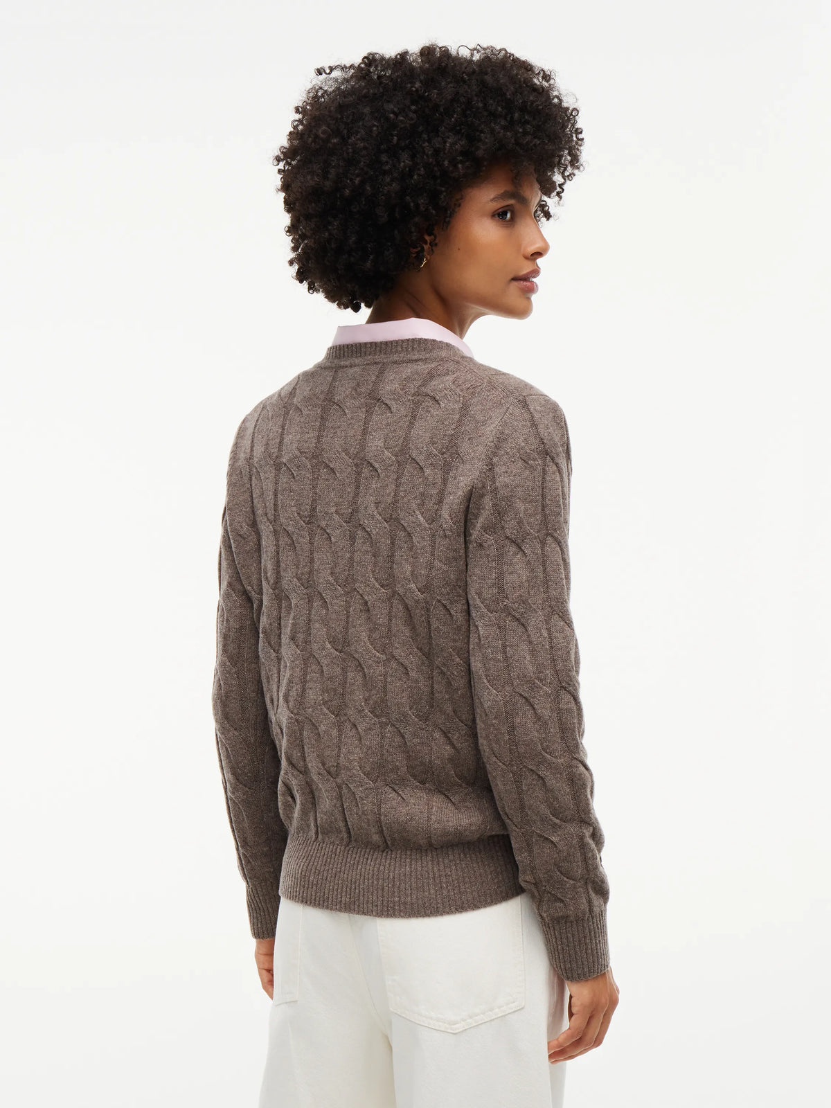 Strickpullover mit Zopfstrickmuster