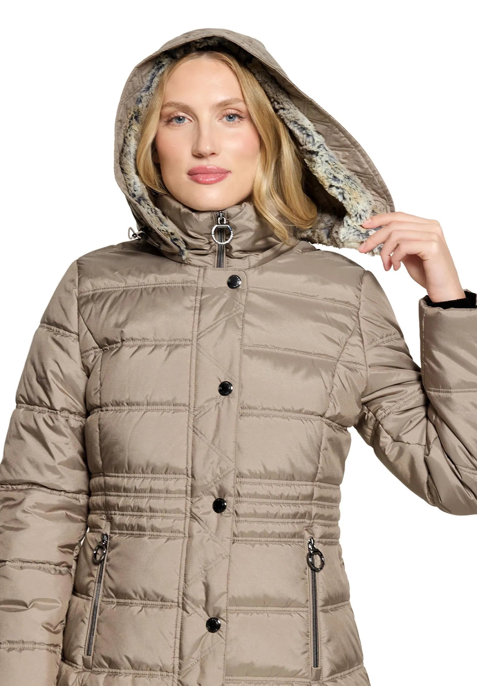 Steppjacke mit abnehmbarer Kapuze