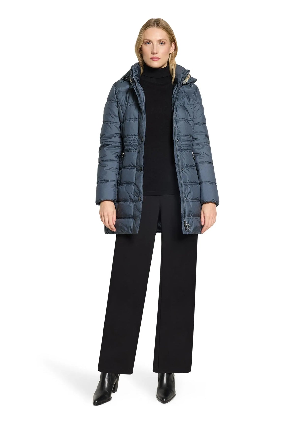 Steppjacke mit abnehmbarer Kapuze
