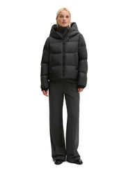 Daunenjacke mit Kapuze