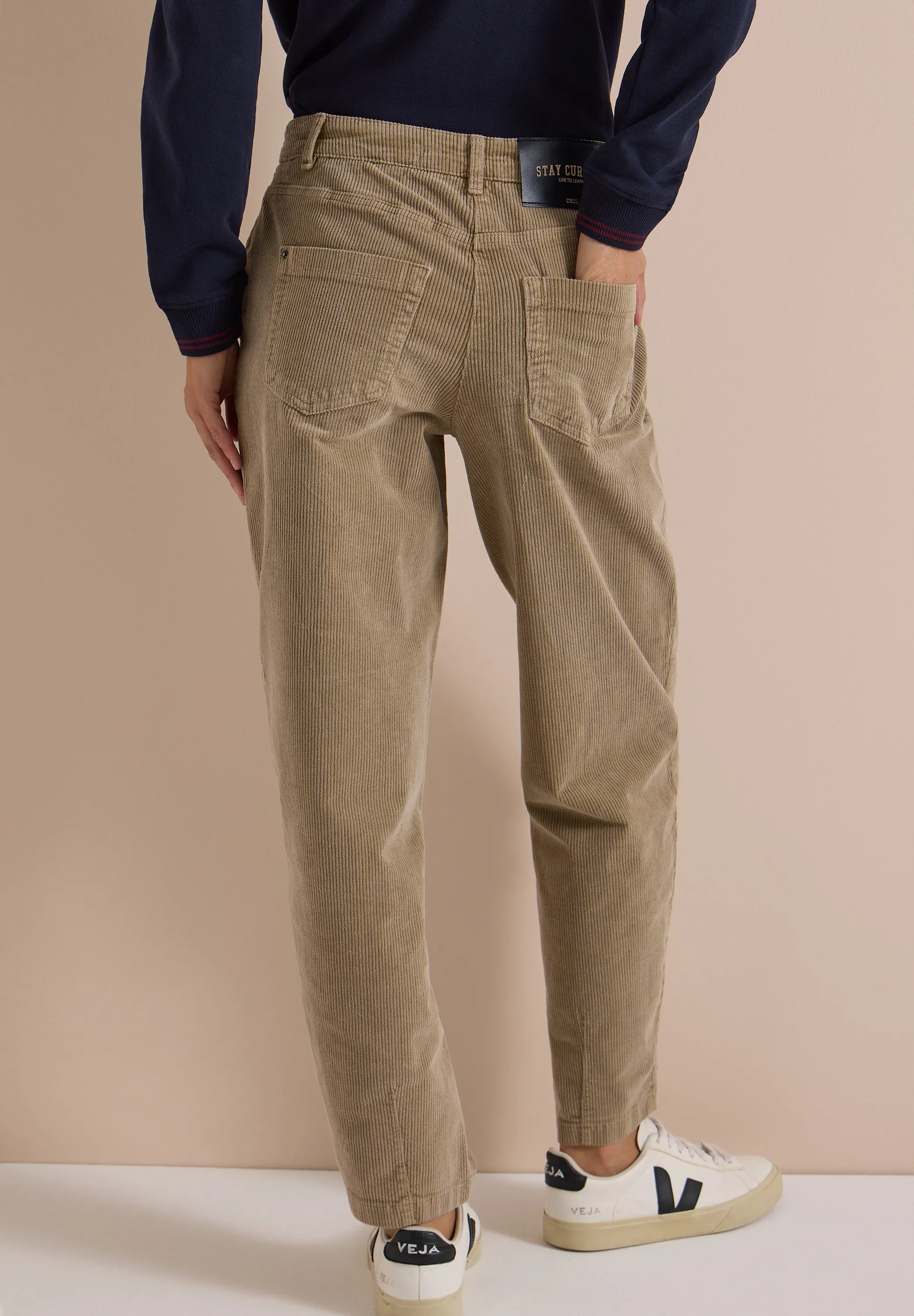 Cordhose SCARLETT Barrel Fit