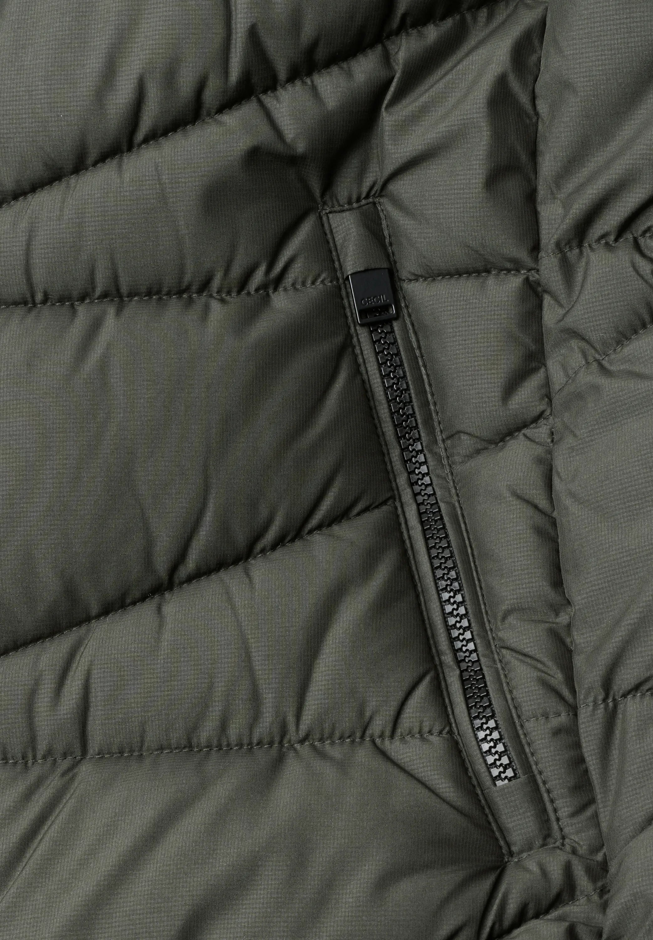 Steppjacke mit Kapuze