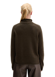Strickpullover mit hohem Kragen