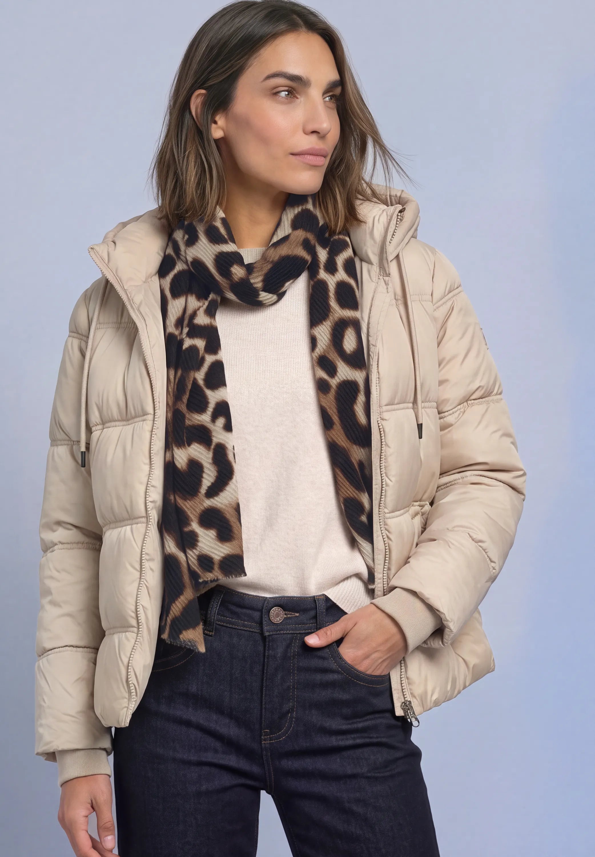 Schal mit Leopardenmuster