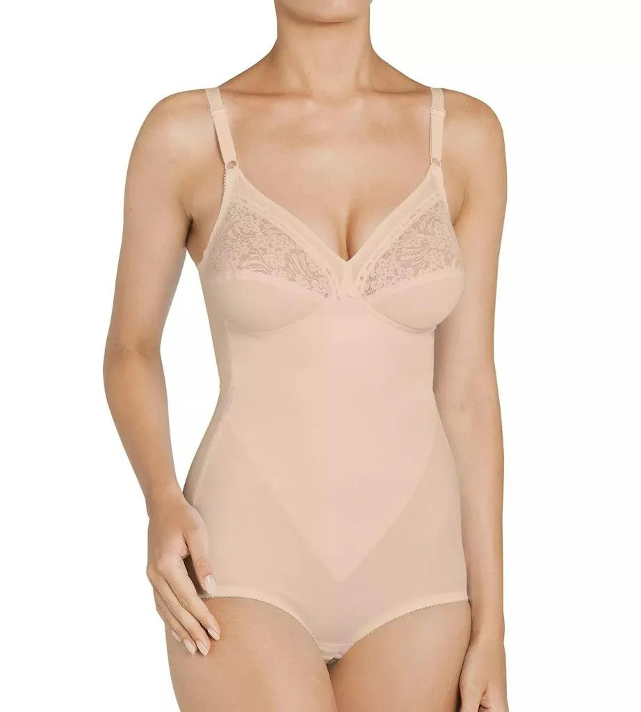 Formfit-Body mit Spitzendetails