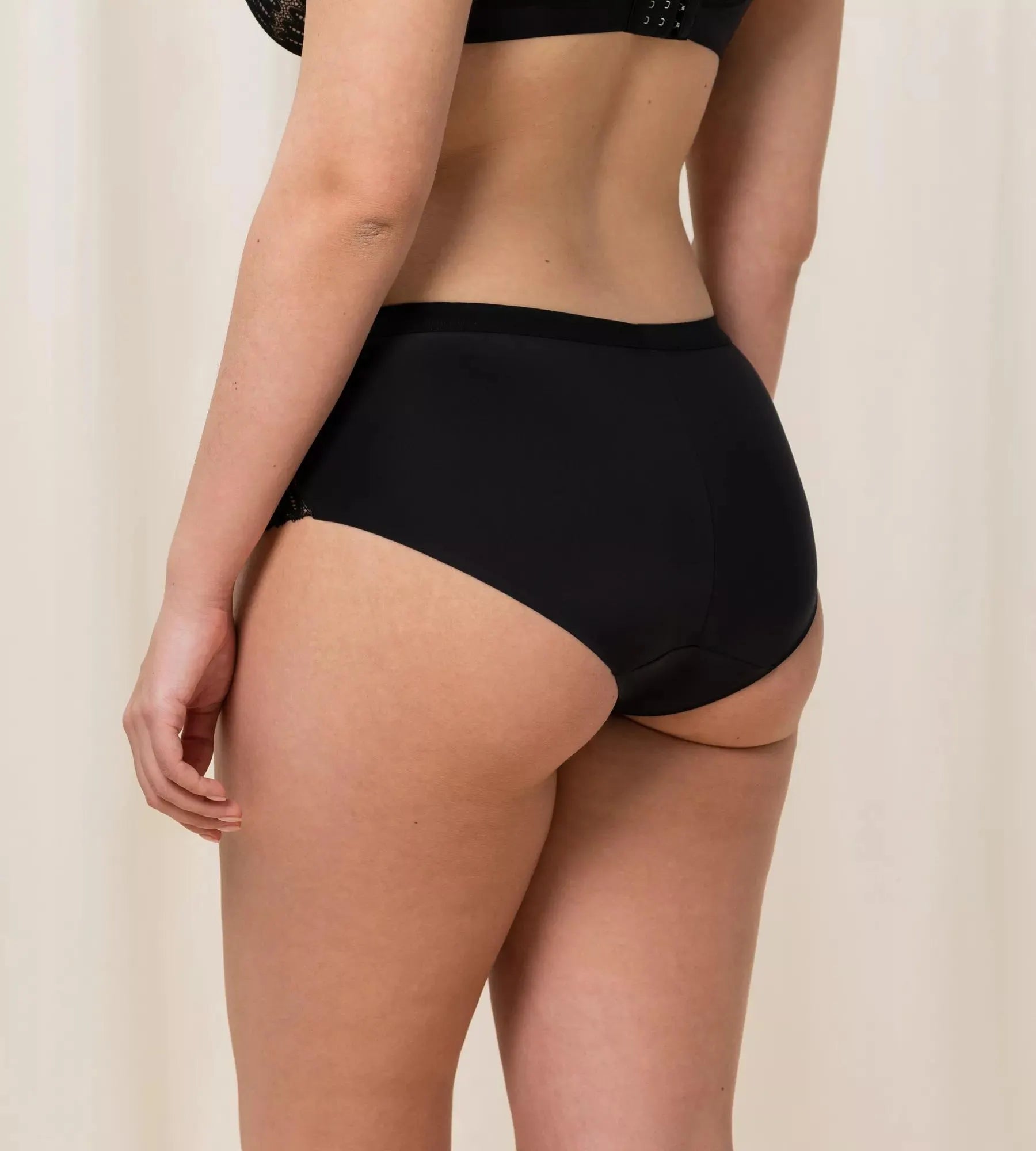 Maxi-Slip mit Spitzendetails