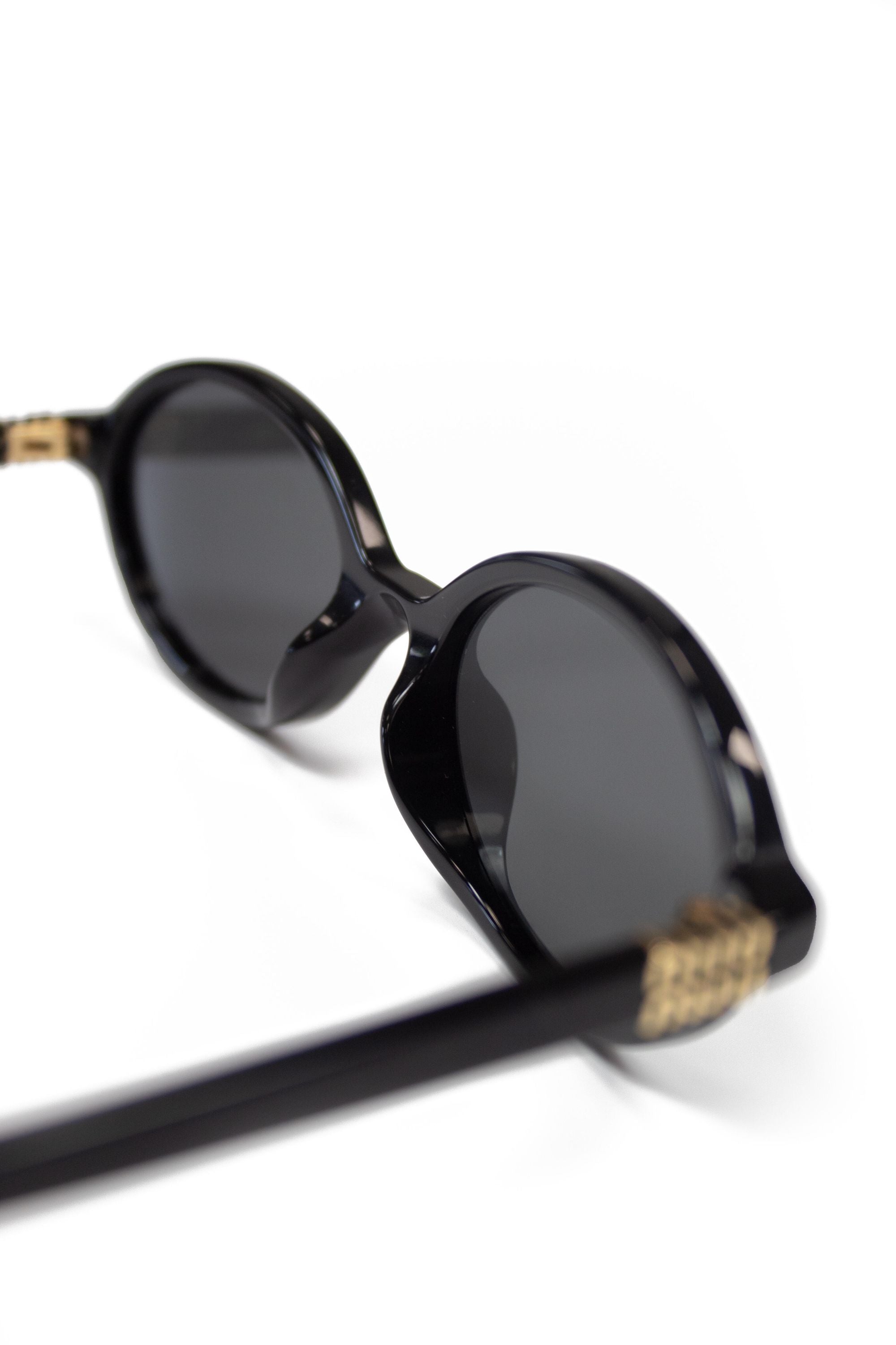 Sonnenbrille MU 04ZS 1AB5S0