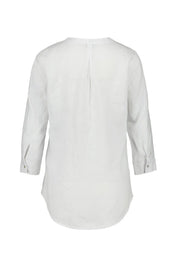 Leinenbluse mit V-Ausschnitt