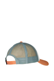 Cap mit aufgesticktem Logo